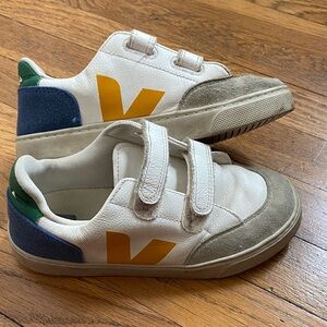 Veja boys sneakers EU 34 US size 3